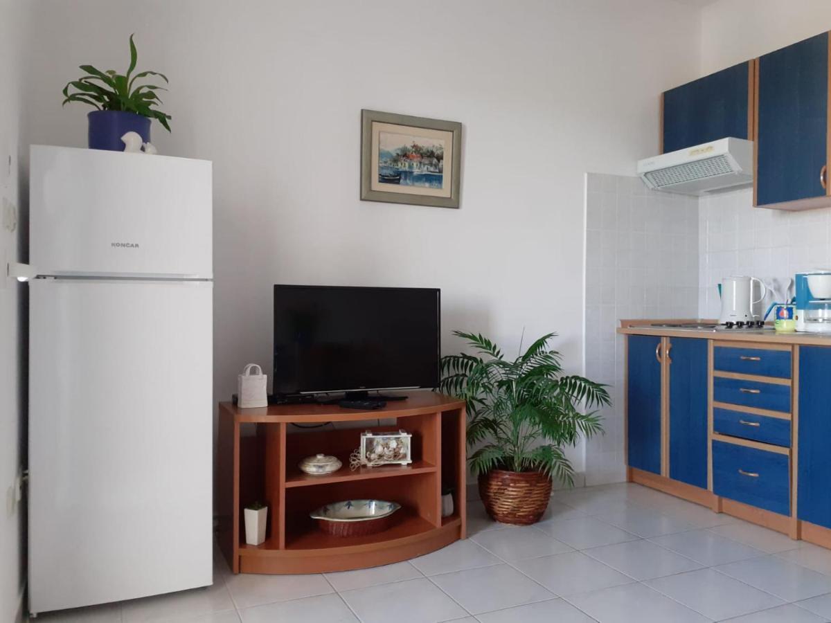 Apartments Borovina Bol Luaran gambar