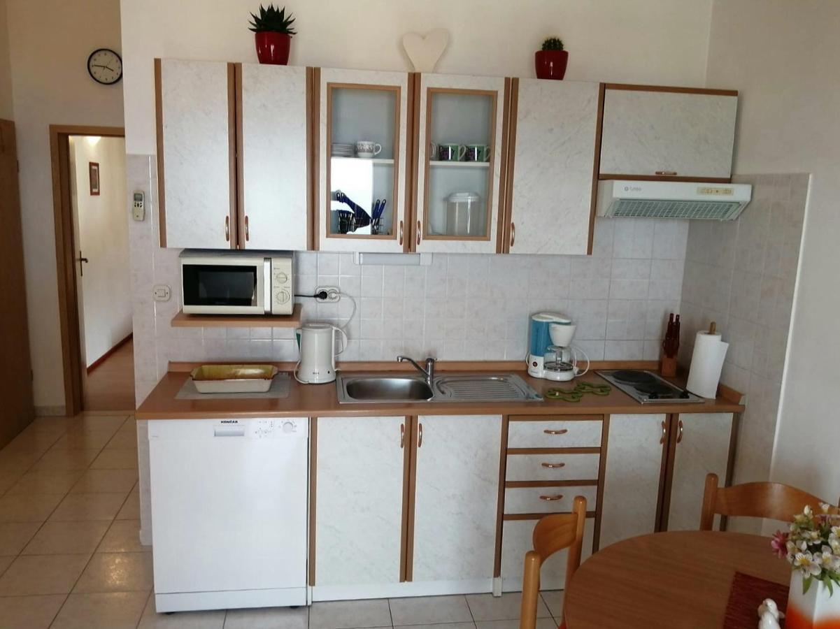 Apartments Borovina Bol Luaran gambar