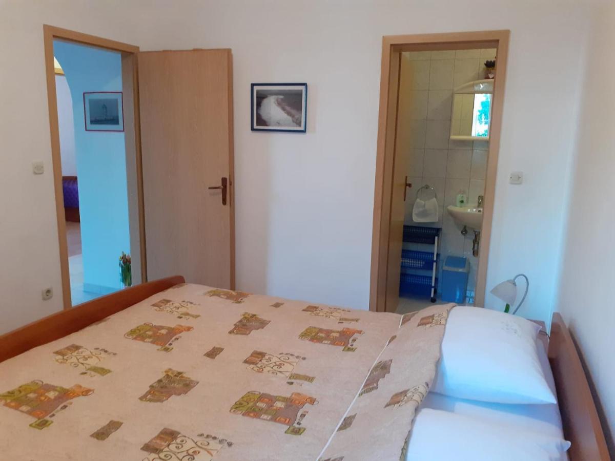 Apartments Borovina Bol Luaran gambar