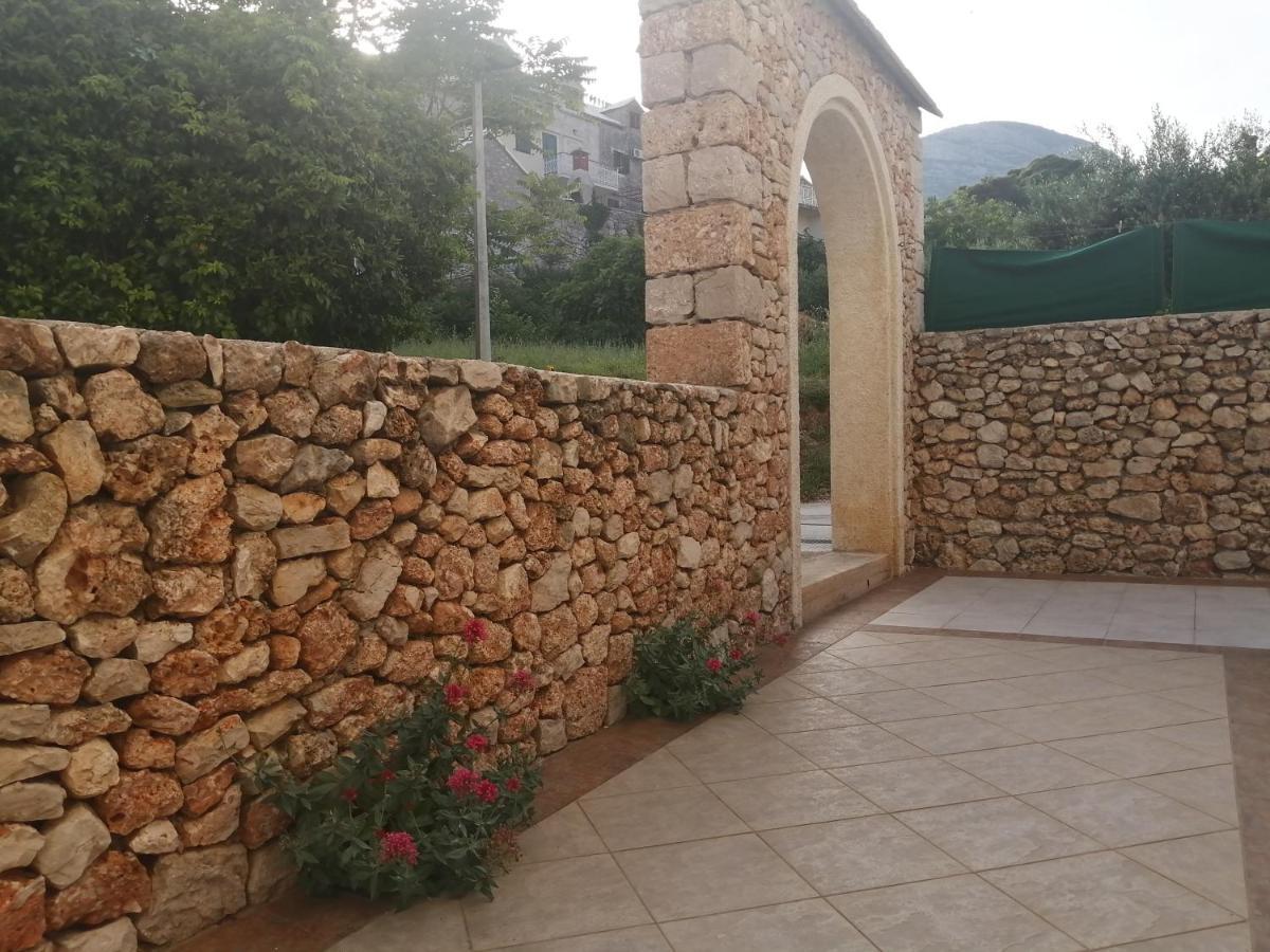 Apartments Borovina Bol Luaran gambar