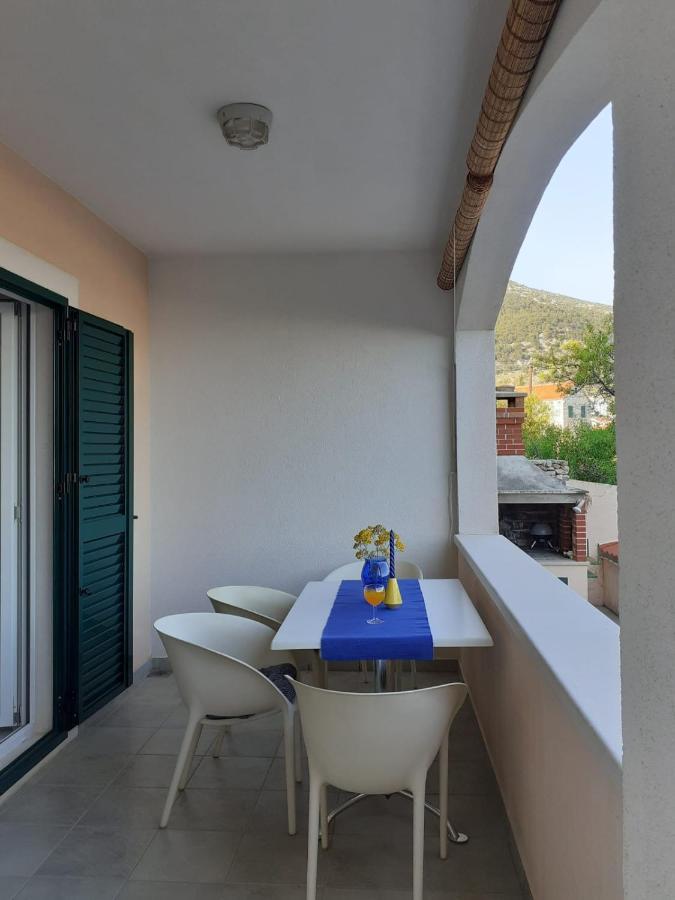 Apartments Borovina Bol Luaran gambar