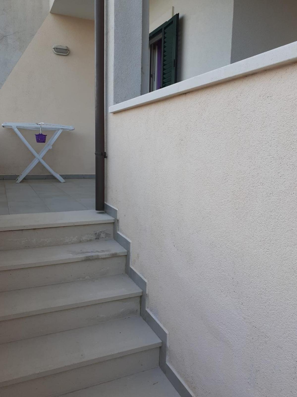 Apartments Borovina Bol Bilik gambar