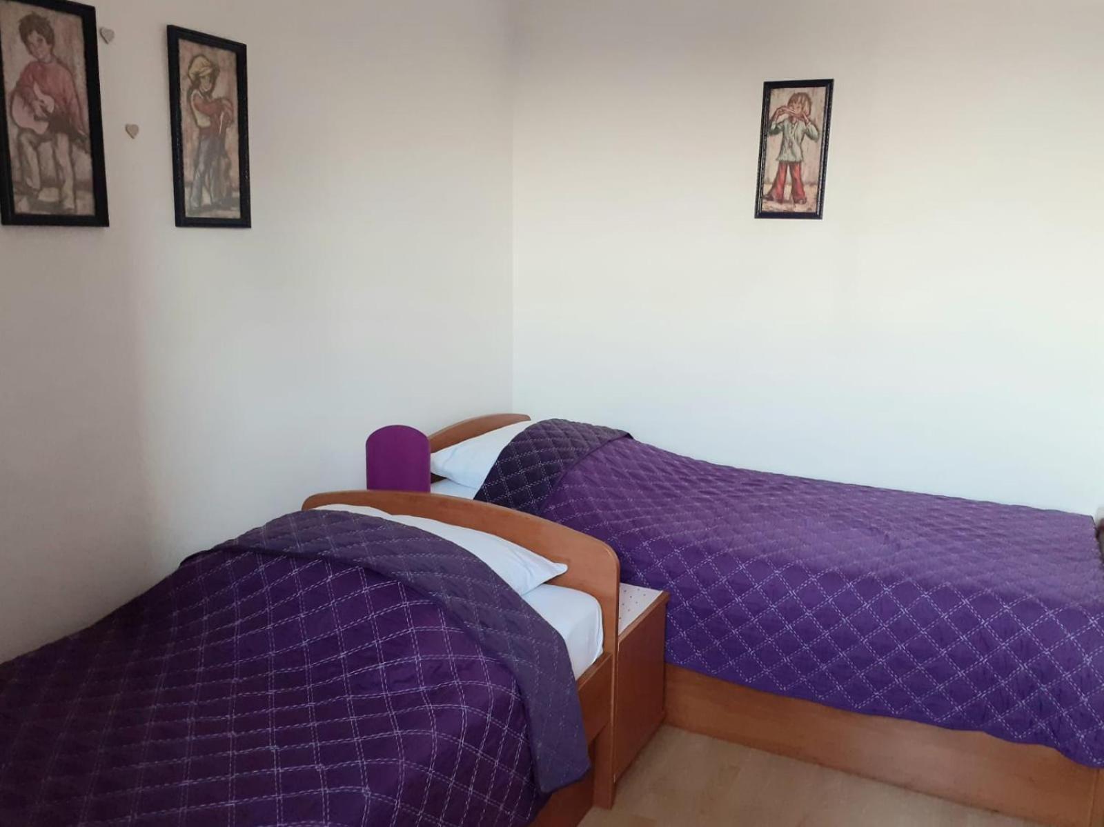 Apartments Borovina Bol Bilik gambar