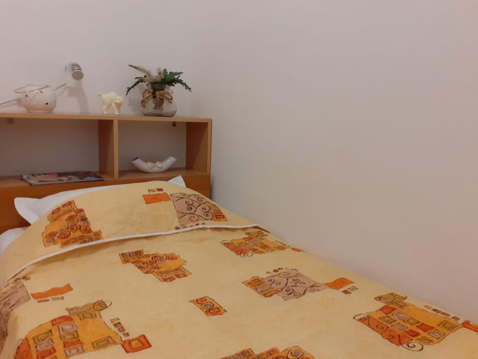 Apartments Borovina Bol Bilik gambar