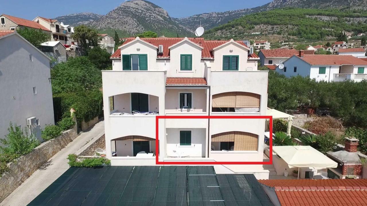 Apartments Borovina Bol Bilik gambar